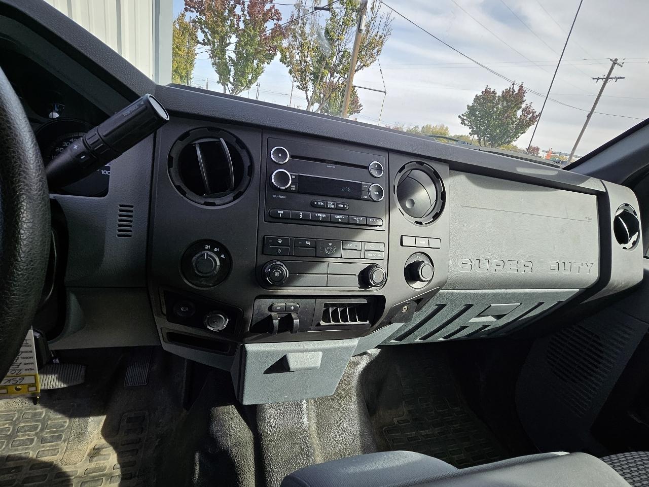 Ford F-450 SD XL Crew Cab DRW 4WD 2016