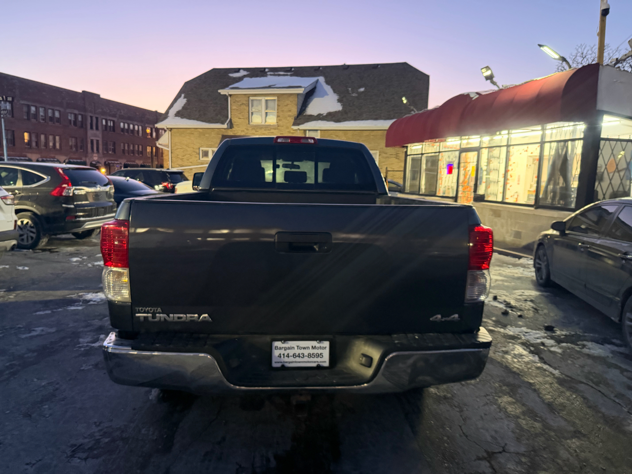 Toyota Tundra Tundra-Grade 5.7L Double Cab 4WD 2010