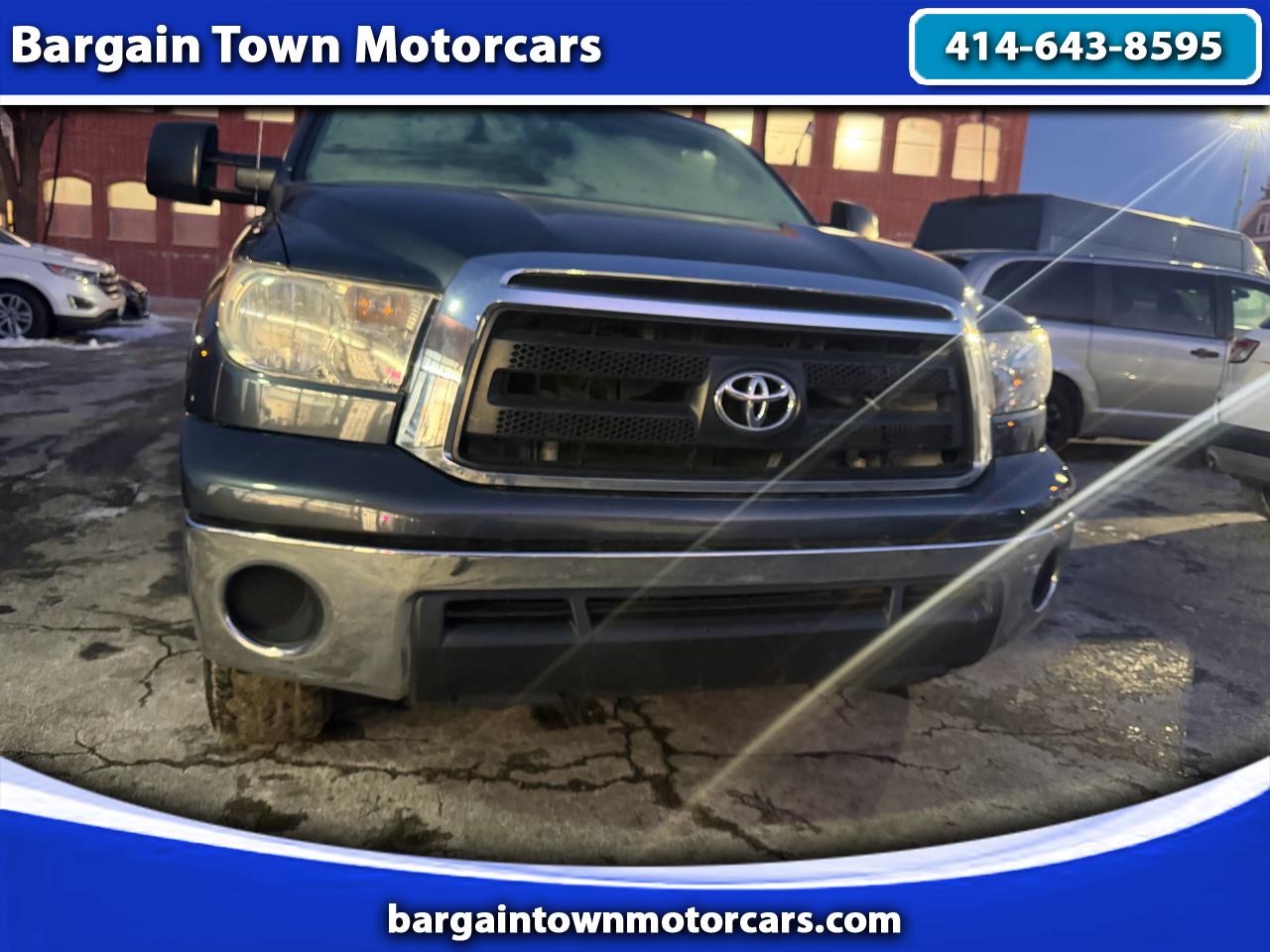 Toyota Tundra Tundra-Grade 5.7L Double Cab 4WD 2010