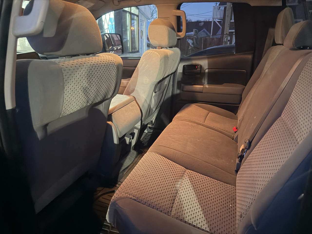 Toyota Tundra Tundra-Grade 5.7L Double Cab 4WD 2010