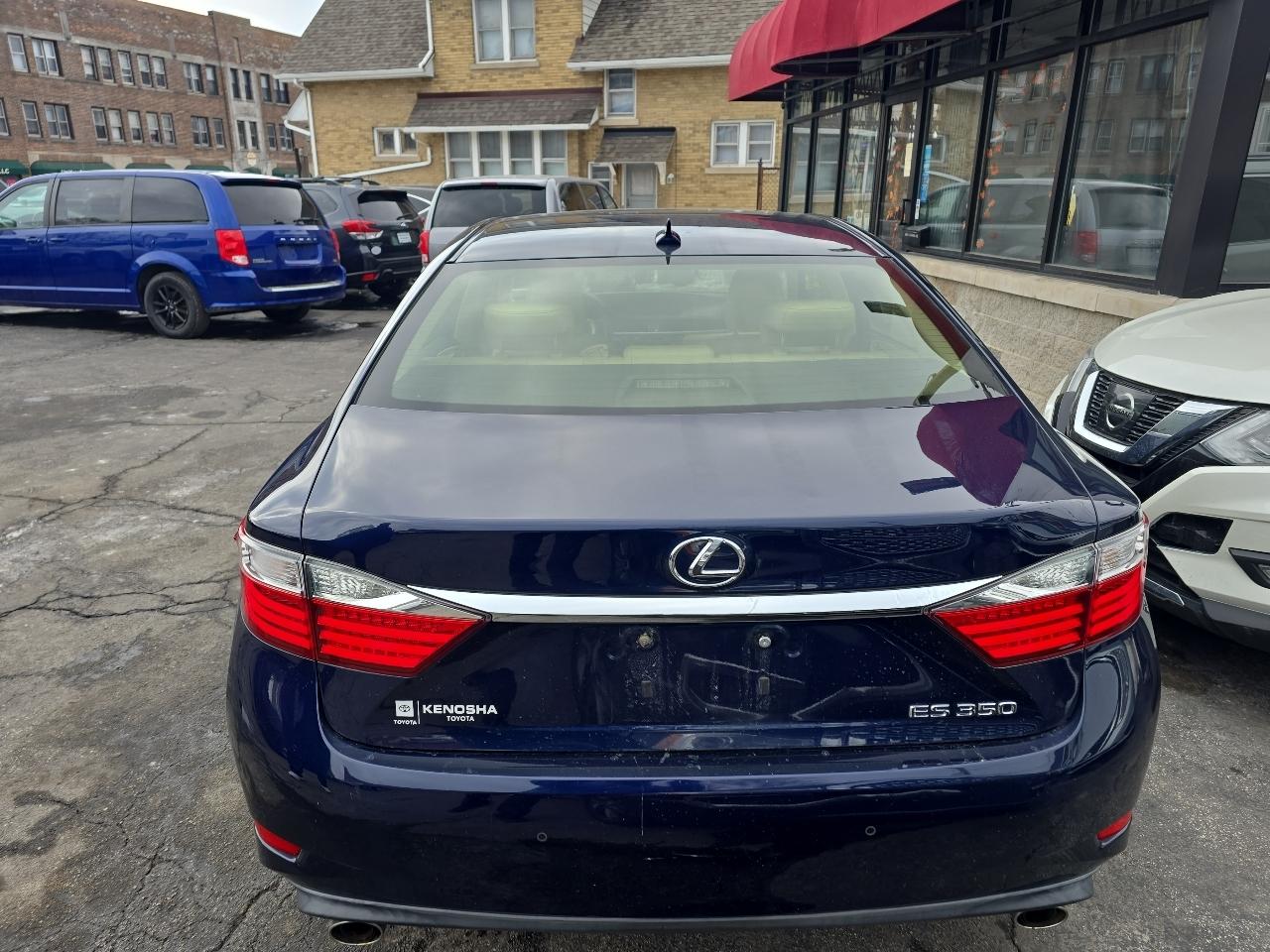 Lexus ES 350 Sedan 2013