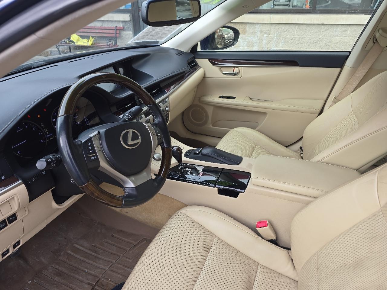 Lexus ES 350 Sedan 2013