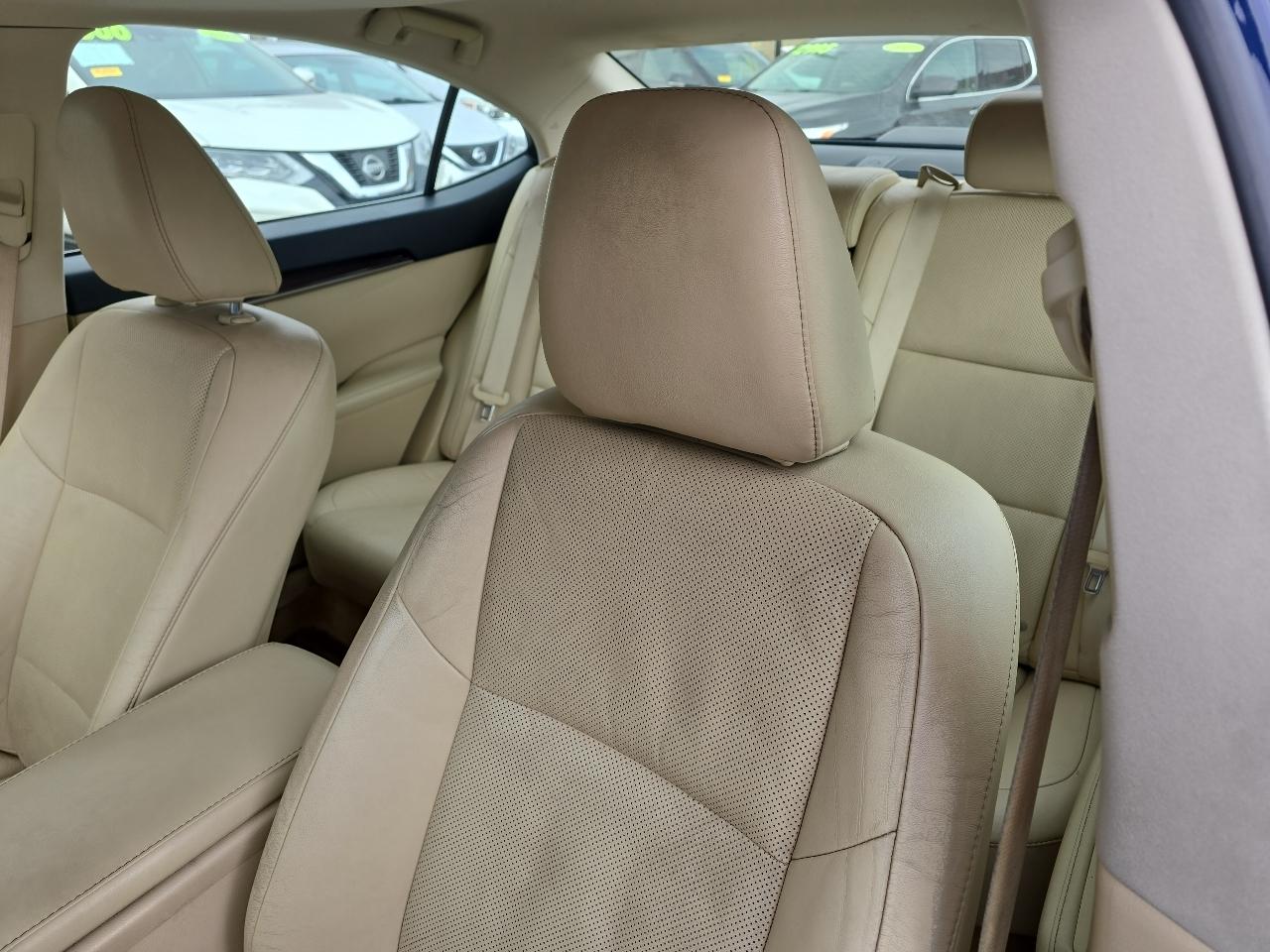 Lexus ES 350 Sedan 2013