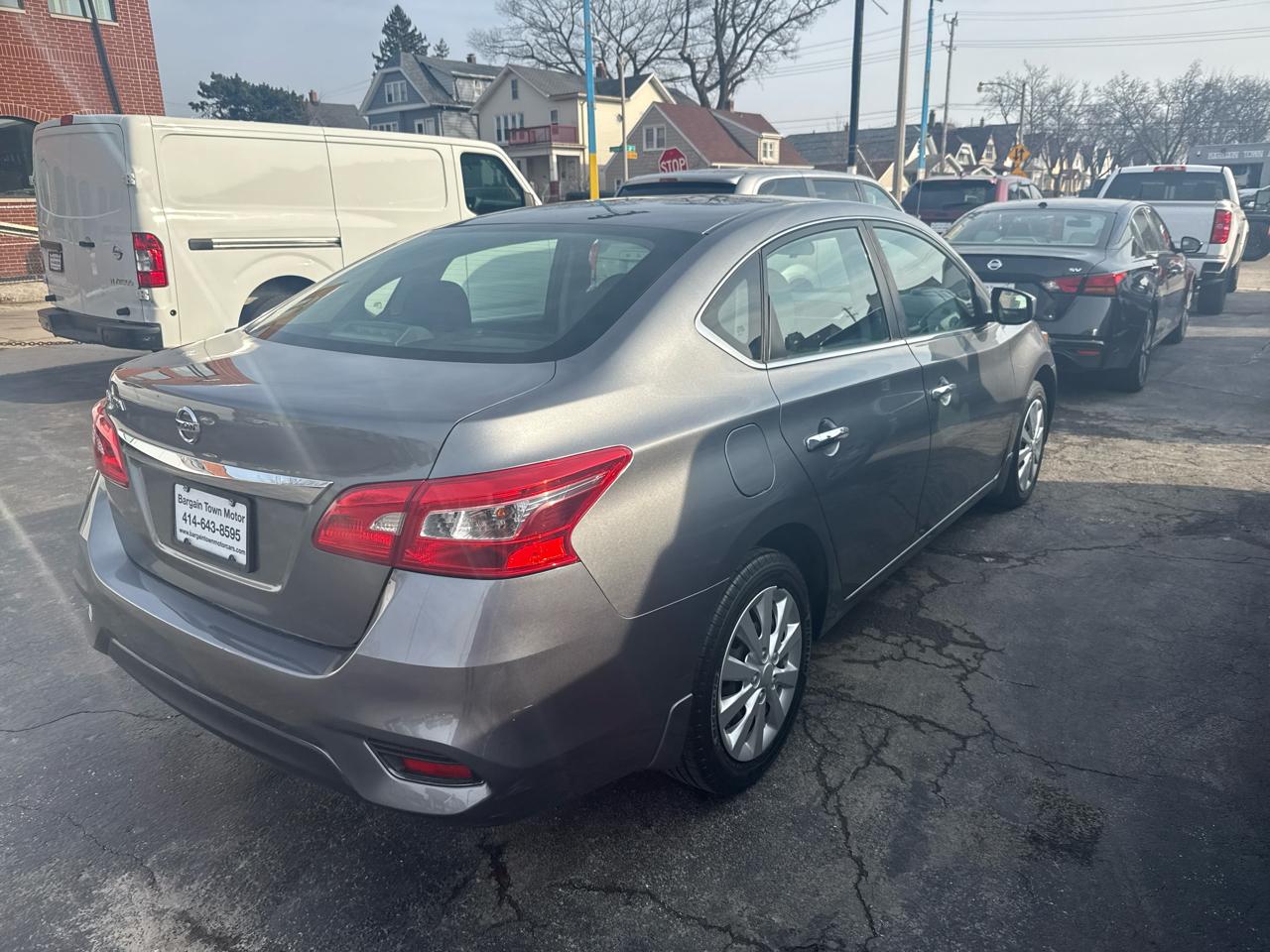 Nissan Sentra S 6MT 2017