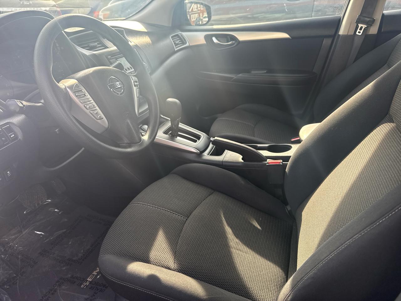 Nissan Sentra S 6MT 2017