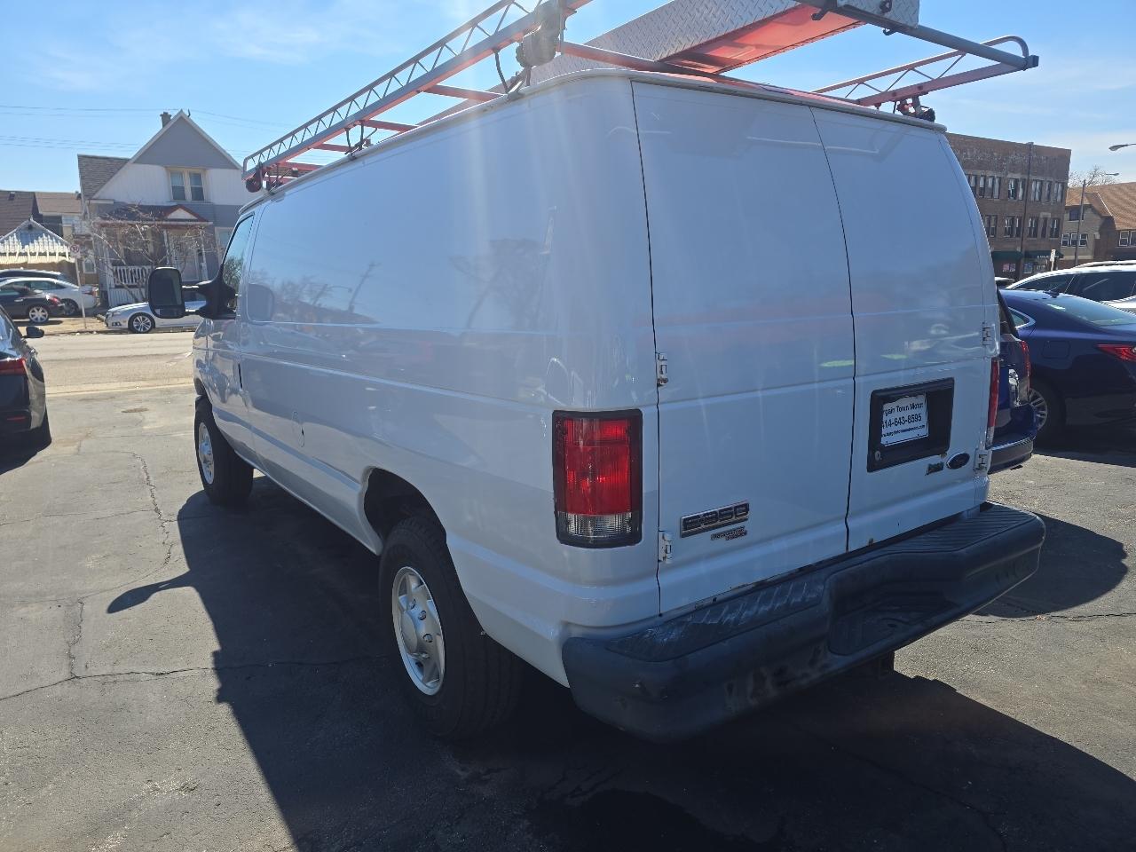 Ford Econoline E-350 Super Duty 2014