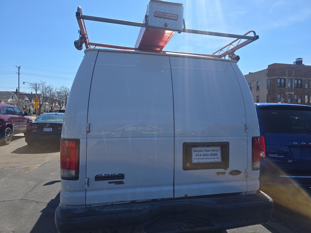 Ford Econoline E-350 Super Duty 2014