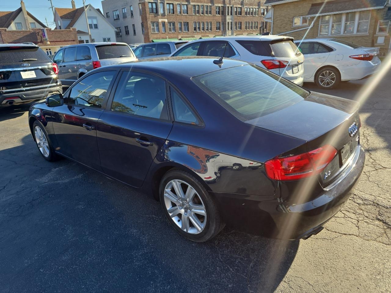 Audi A4 2.0T Sedan quattro Tiptronic 2011