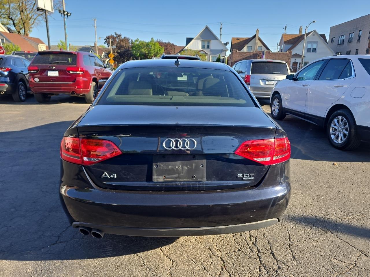 Audi A4 2.0T Sedan quattro Tiptronic 2011