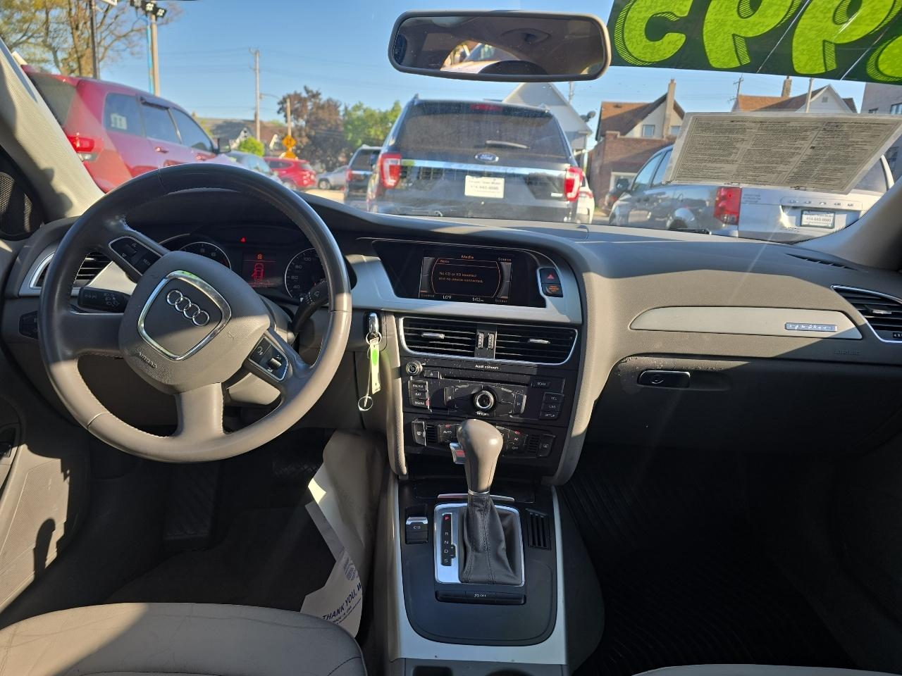 Audi A4 2.0T Sedan quattro Tiptronic 2011