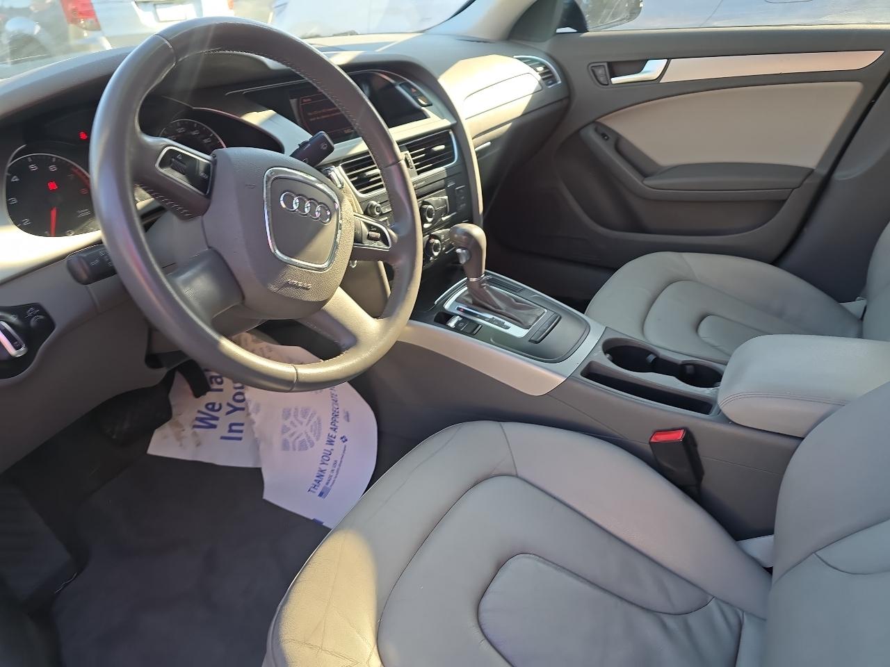 Audi A4 2.0T Sedan quattro Tiptronic 2011