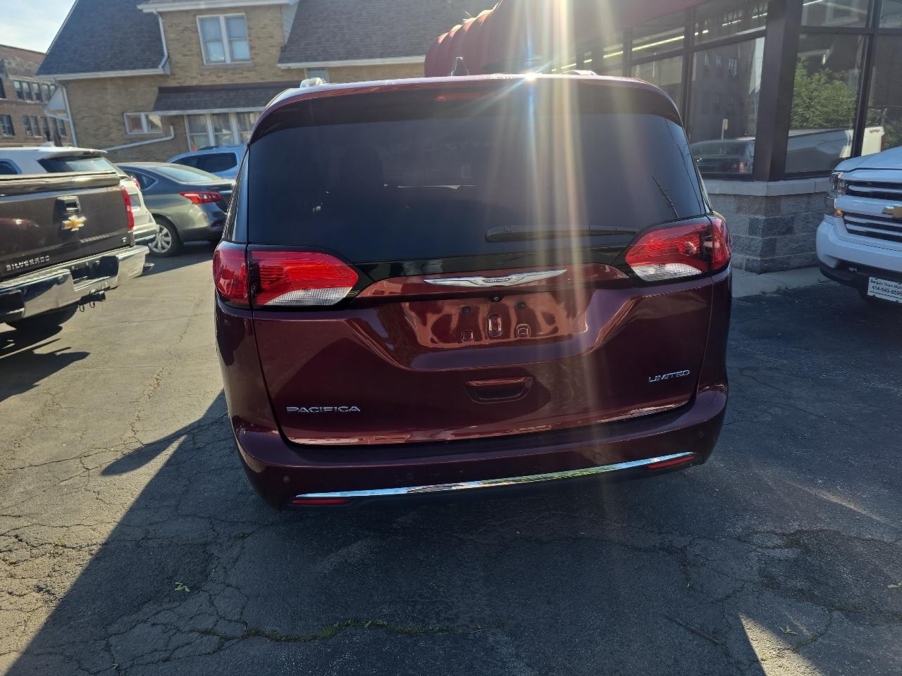 Chrysler Pacifica Limited 2017