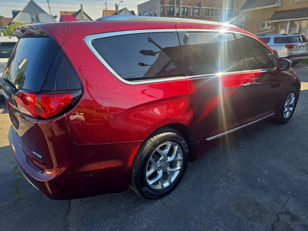 Chrysler Pacifica Limited 2017