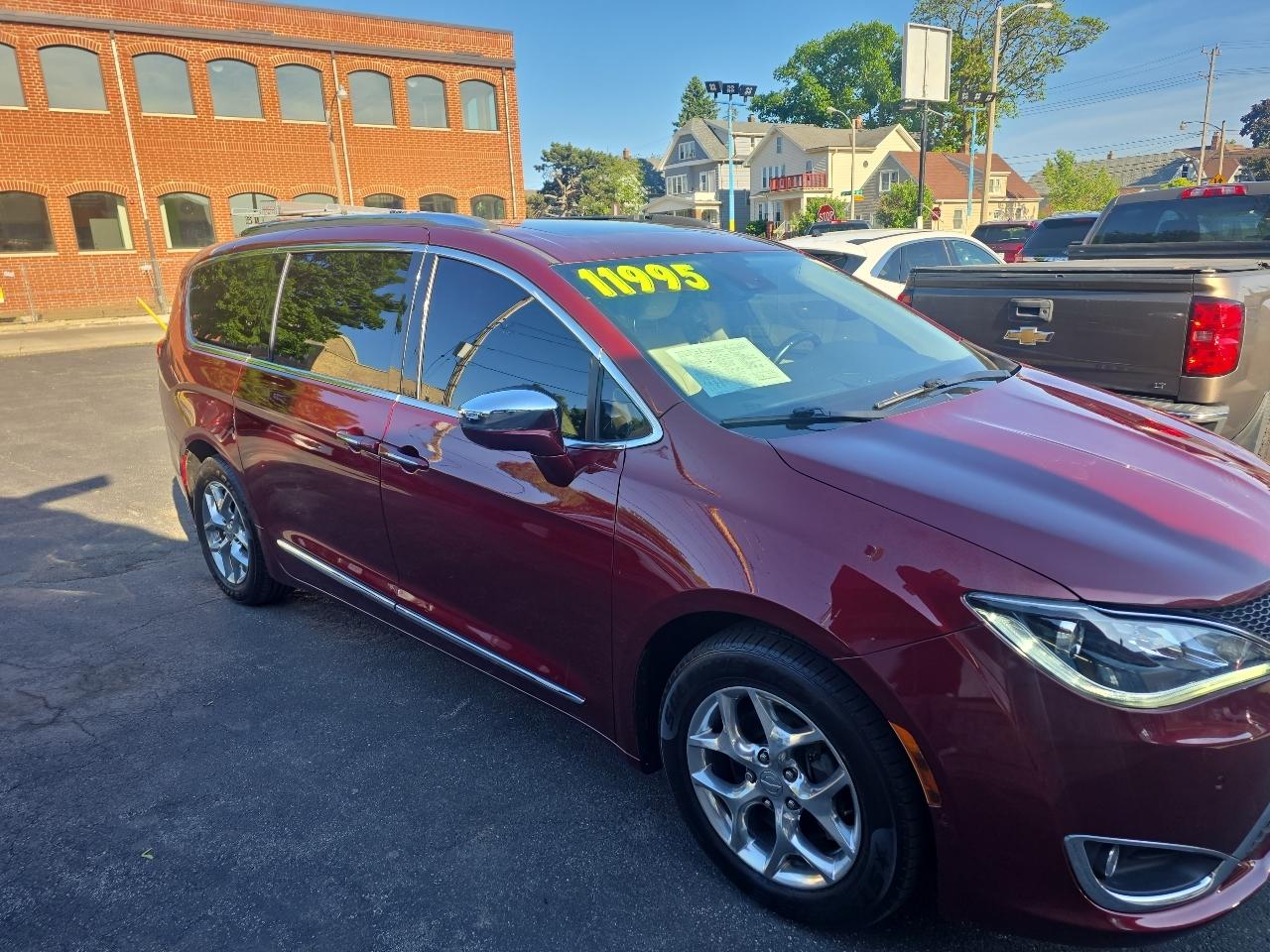Chrysler Pacifica Limited 2017