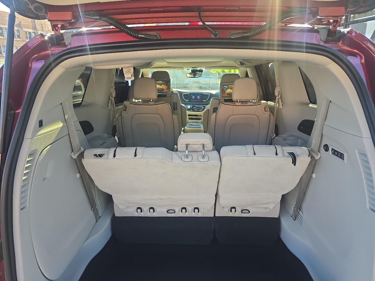 Chrysler Pacifica Limited 2017