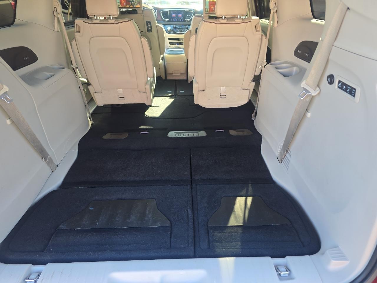 Chrysler Pacifica Limited 2017