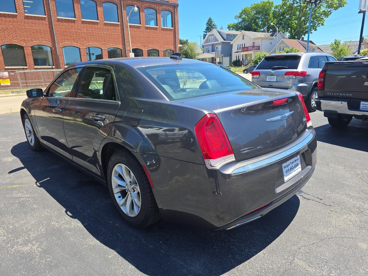 Chrysler 300 Limited RWD 2015