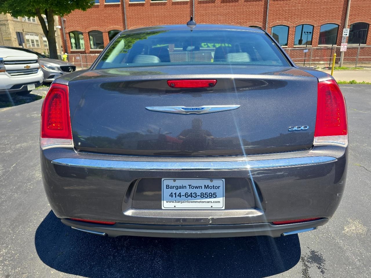 Chrysler 300 Limited RWD 2015