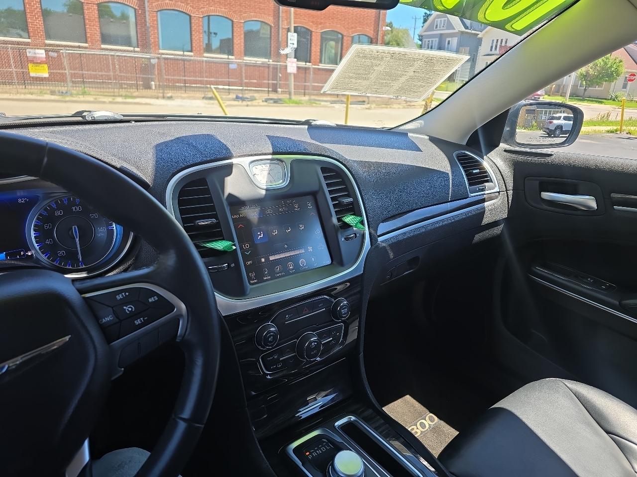 Chrysler 300 Limited RWD 2015