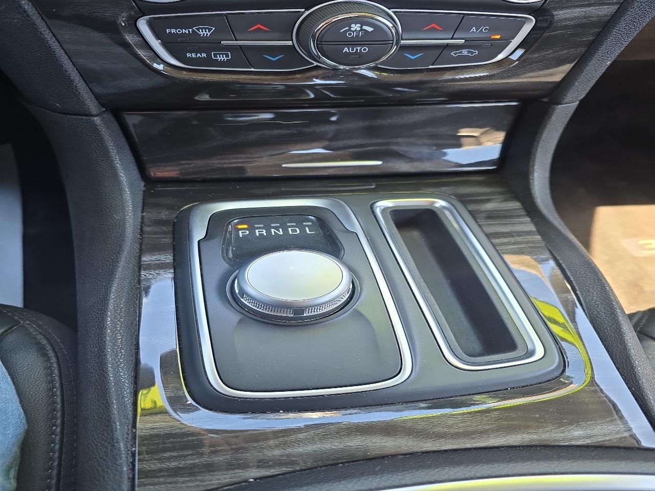Chrysler 300 Limited RWD 2015