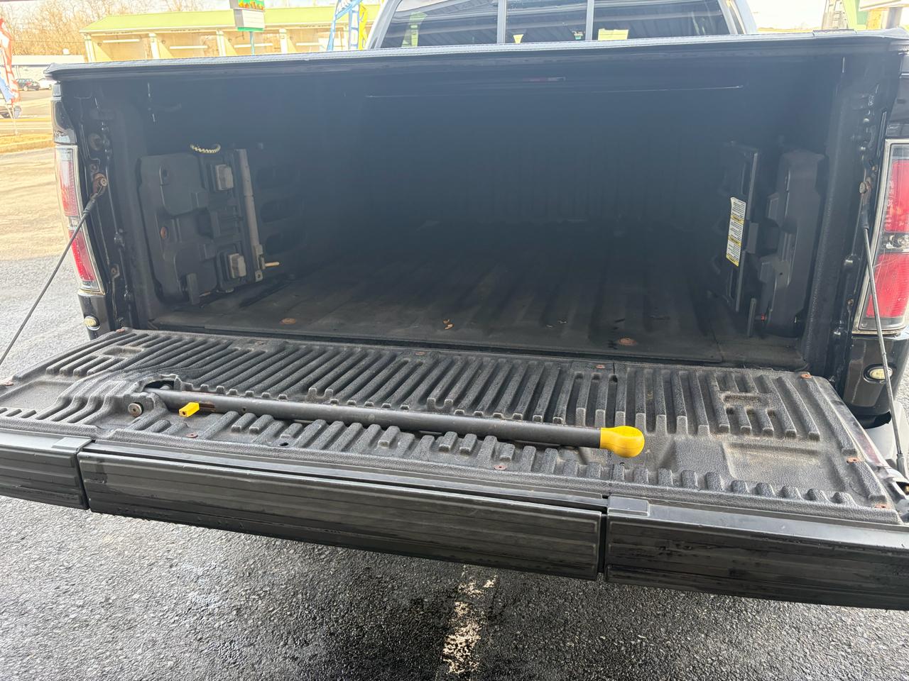 Ford F-150 SVT Raptor SuperCrew 5.5-ft. Bed 4WD 2011