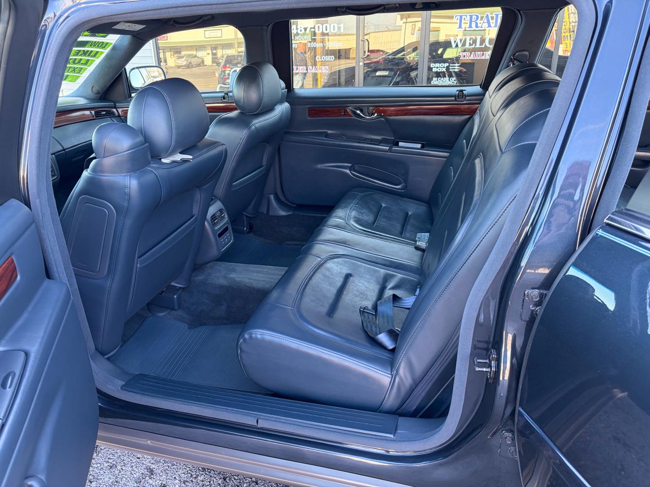 Cadillac Krystal Koach Base FWD 2001