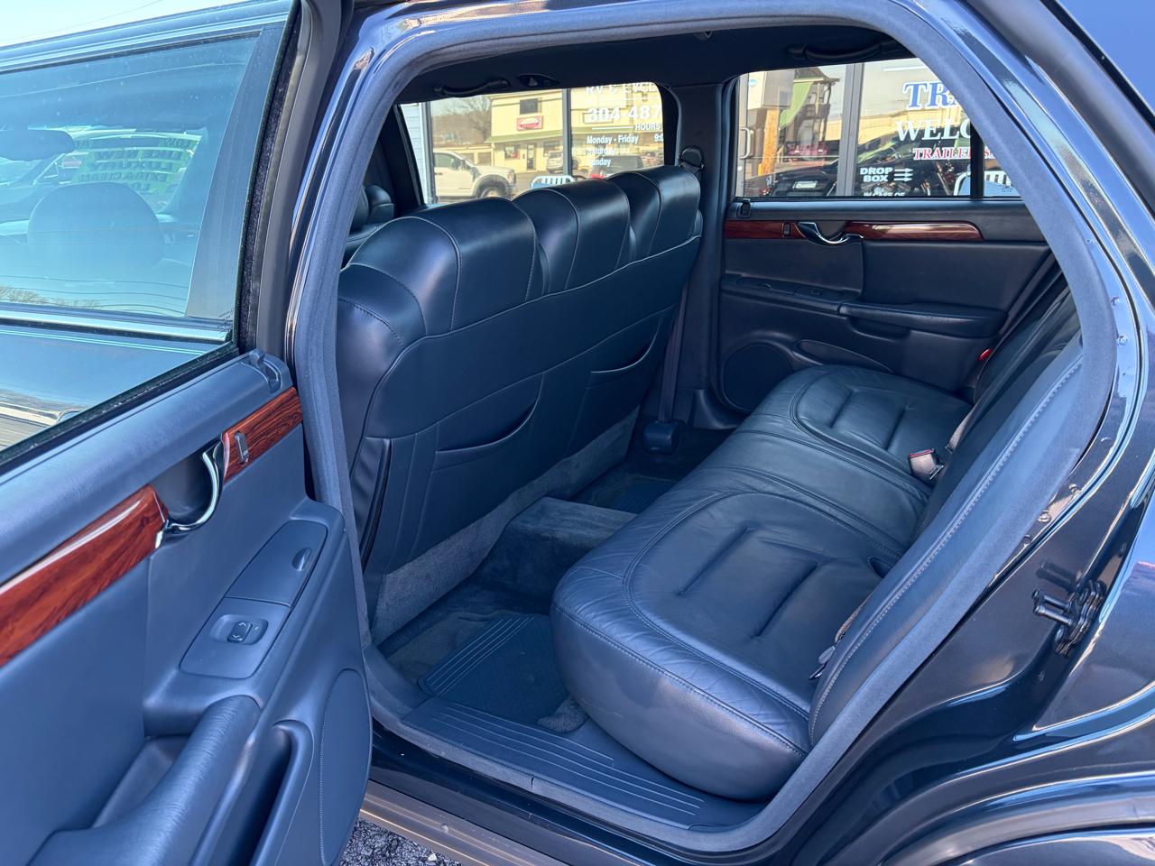 Cadillac Krystal Koach Base FWD 2001