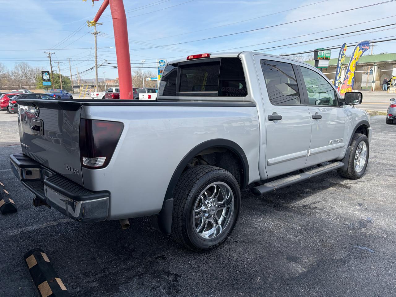 Nissan Titan SV Crew Cab 4WD 2015