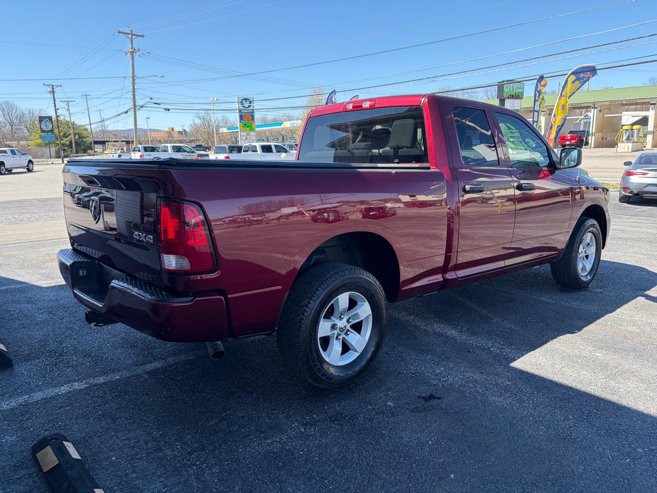 RAM 1500 Tradesman Quad Cab 4WD 2017