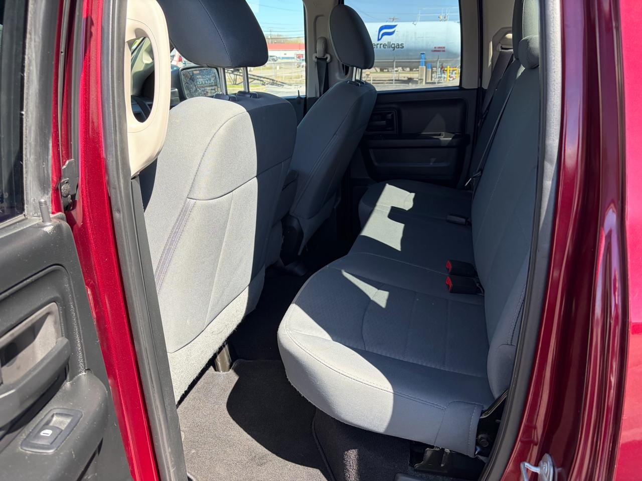 RAM 1500 Tradesman Quad Cab 4WD 2017