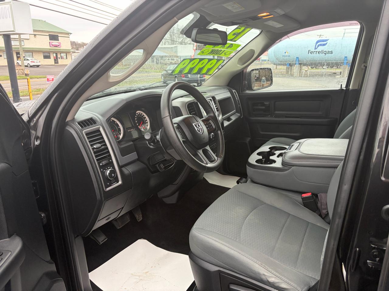 RAM 1500 Tradesman Crew Cab SWB 4WD 2015
