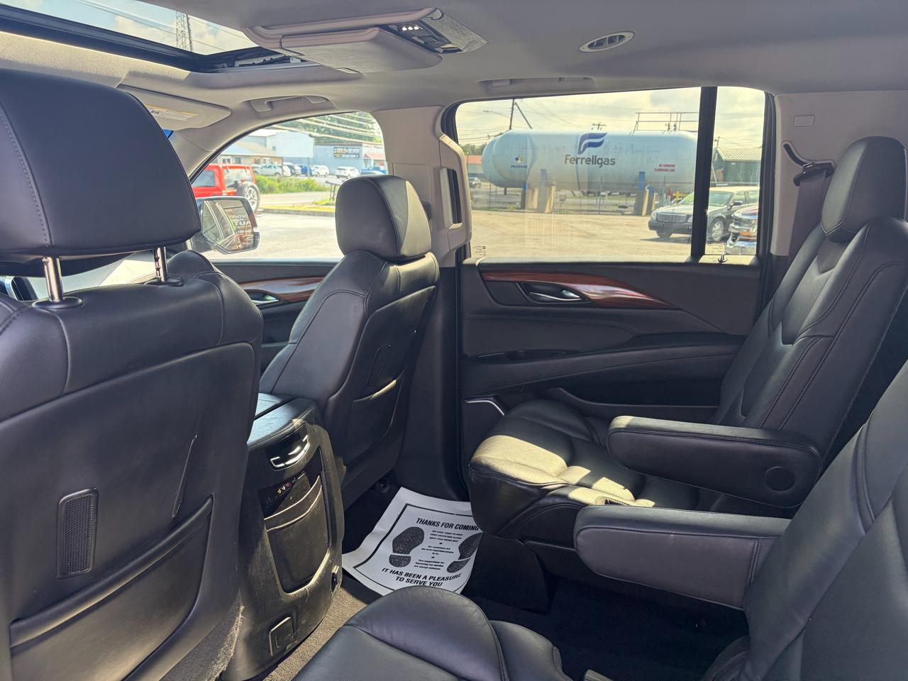 Cadillac Escalade ESV Luxury 4WD 2016