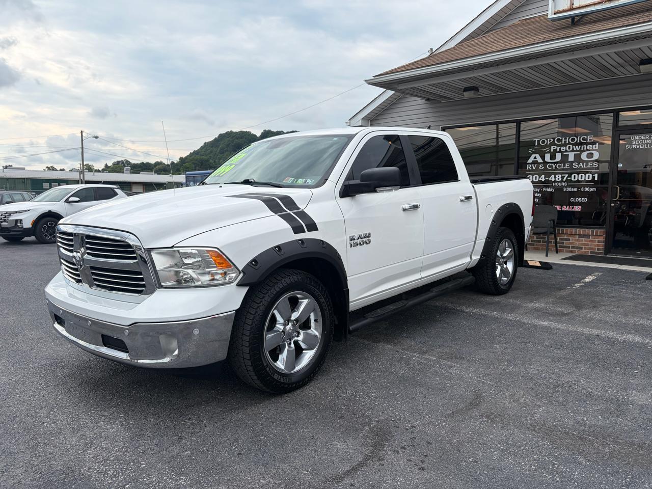 RAM 1500 SLT Crew Cab SWB 4WD 2017