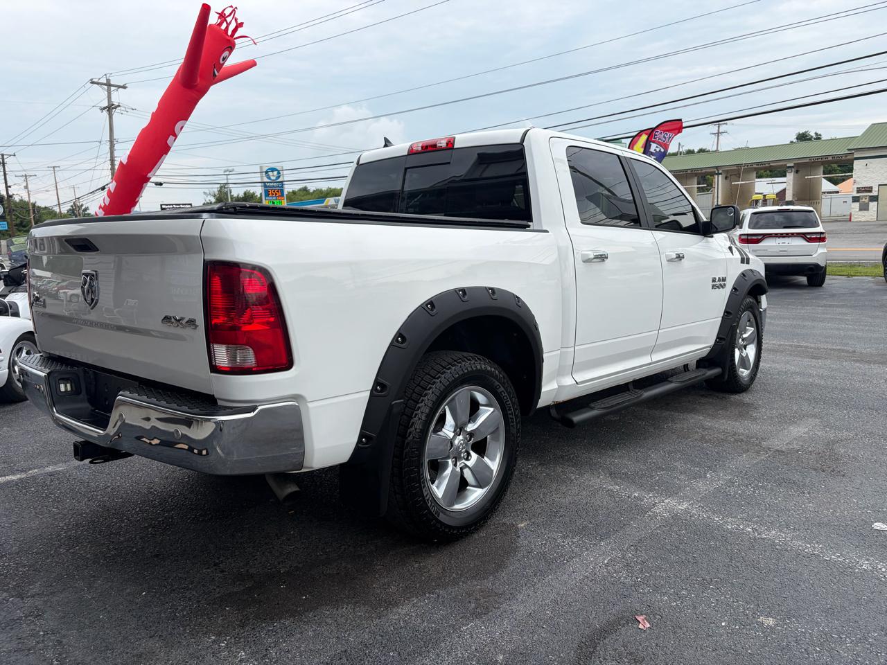 RAM 1500 SLT Crew Cab SWB 4WD 2017