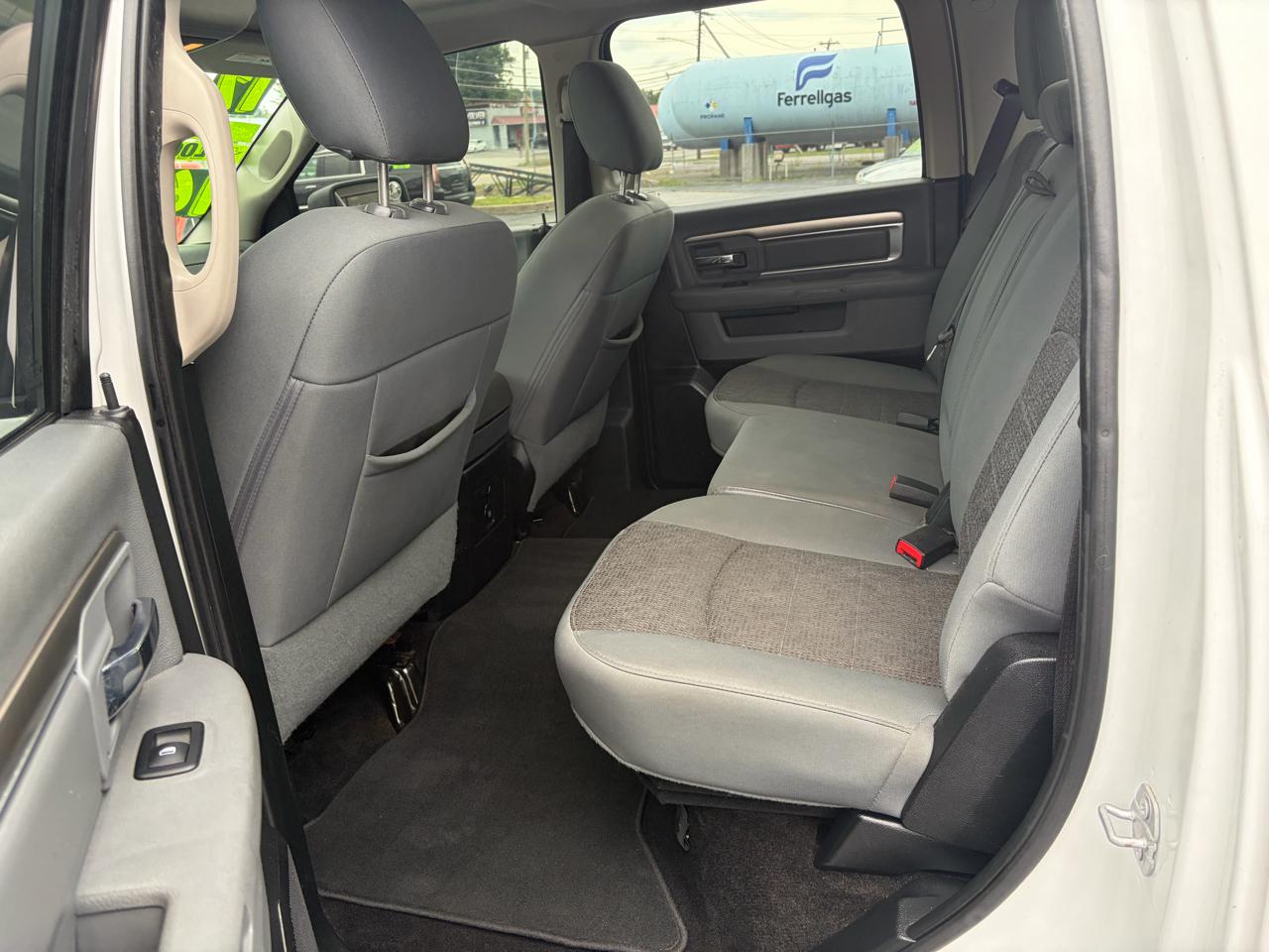 RAM 1500 SLT Crew Cab SWB 4WD 2017