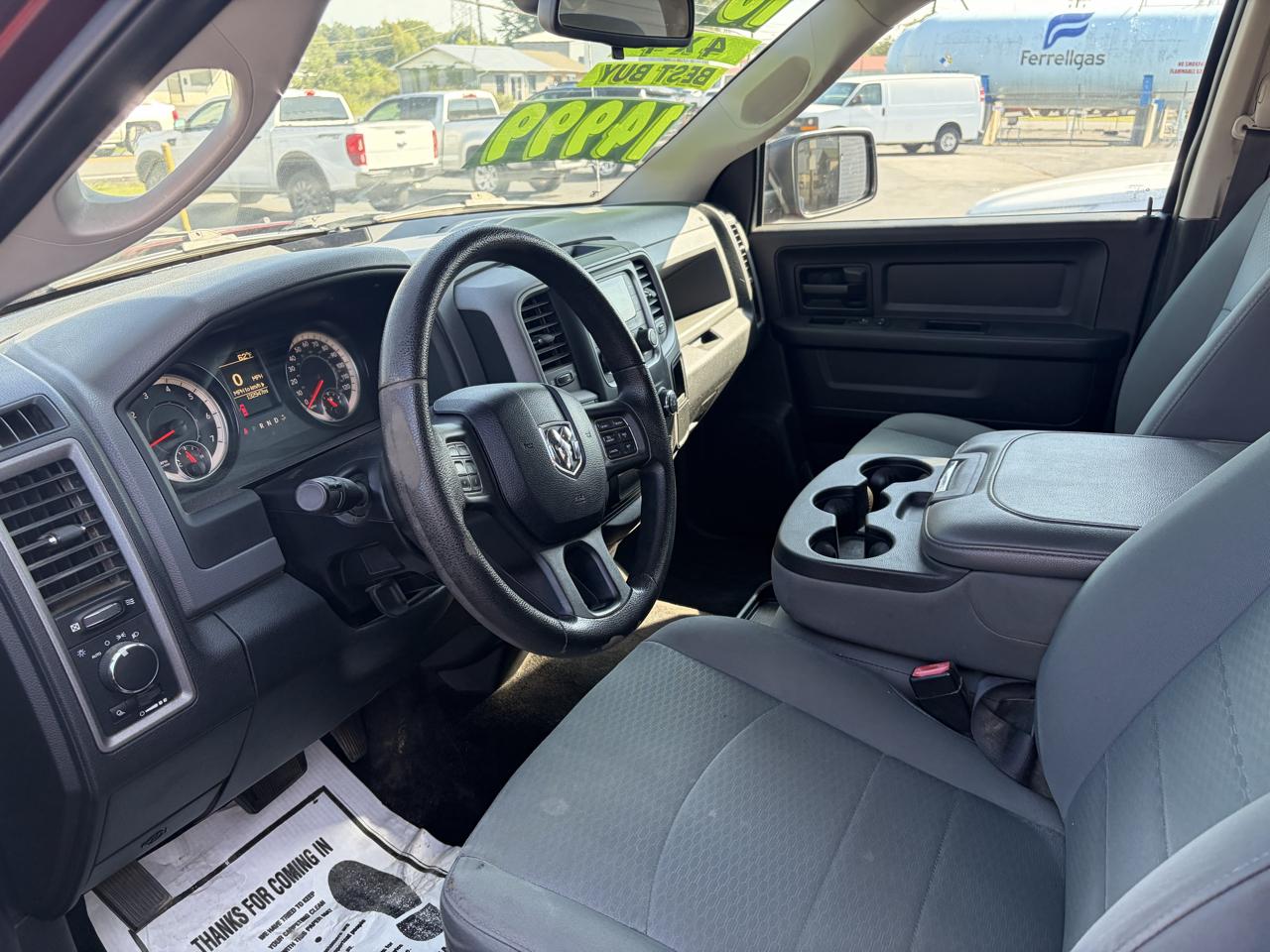 RAM 1500 Tradesman Crew Cab SWB 4WD 2016