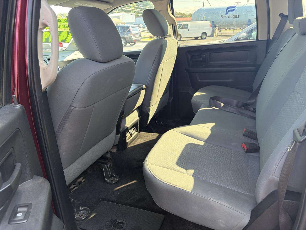 RAM 1500 Tradesman Crew Cab SWB 4WD 2016