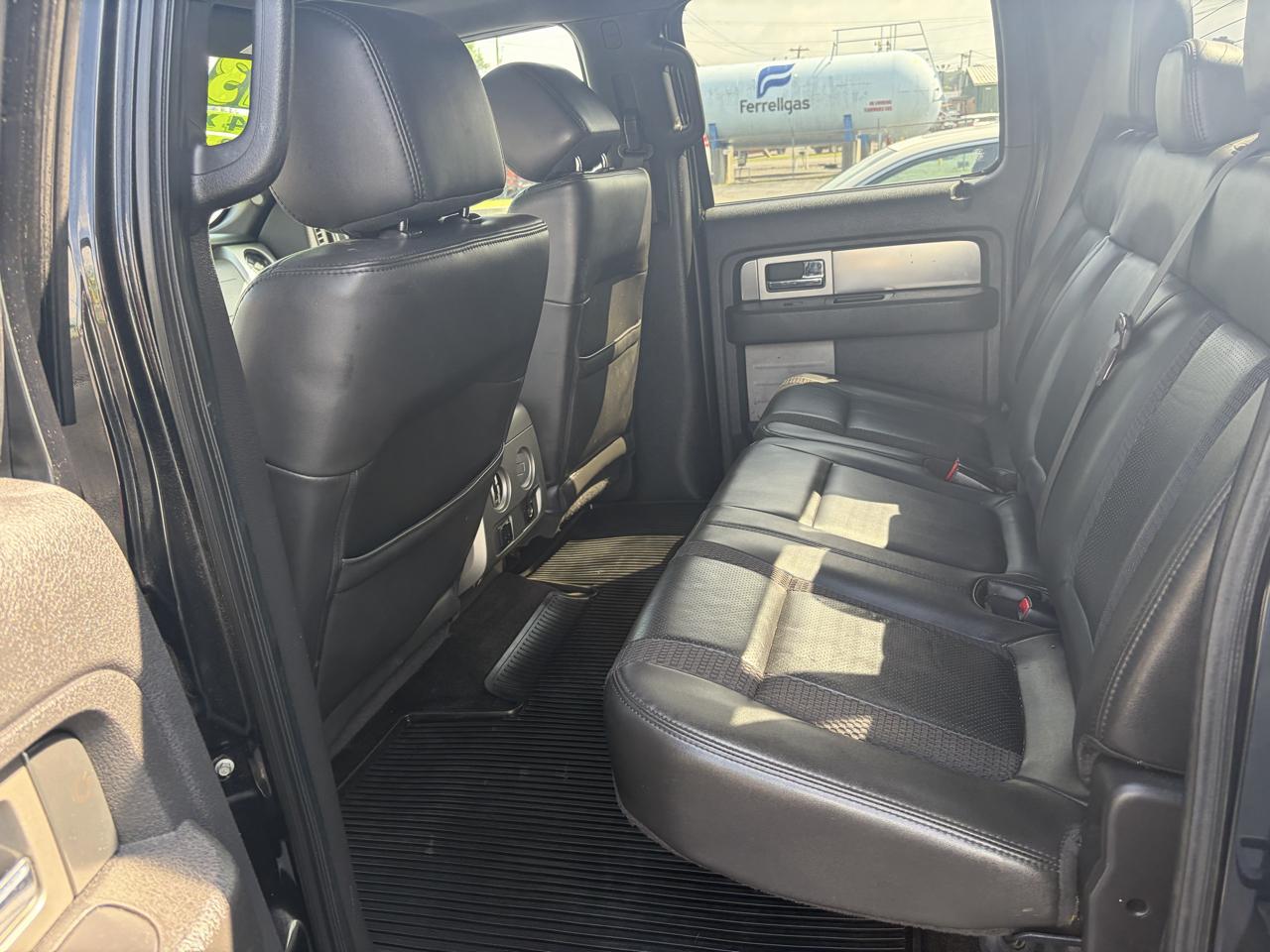 Ford F-150 SVT Raptor SuperCrew 5.5-ft. Bed 4WD 2013