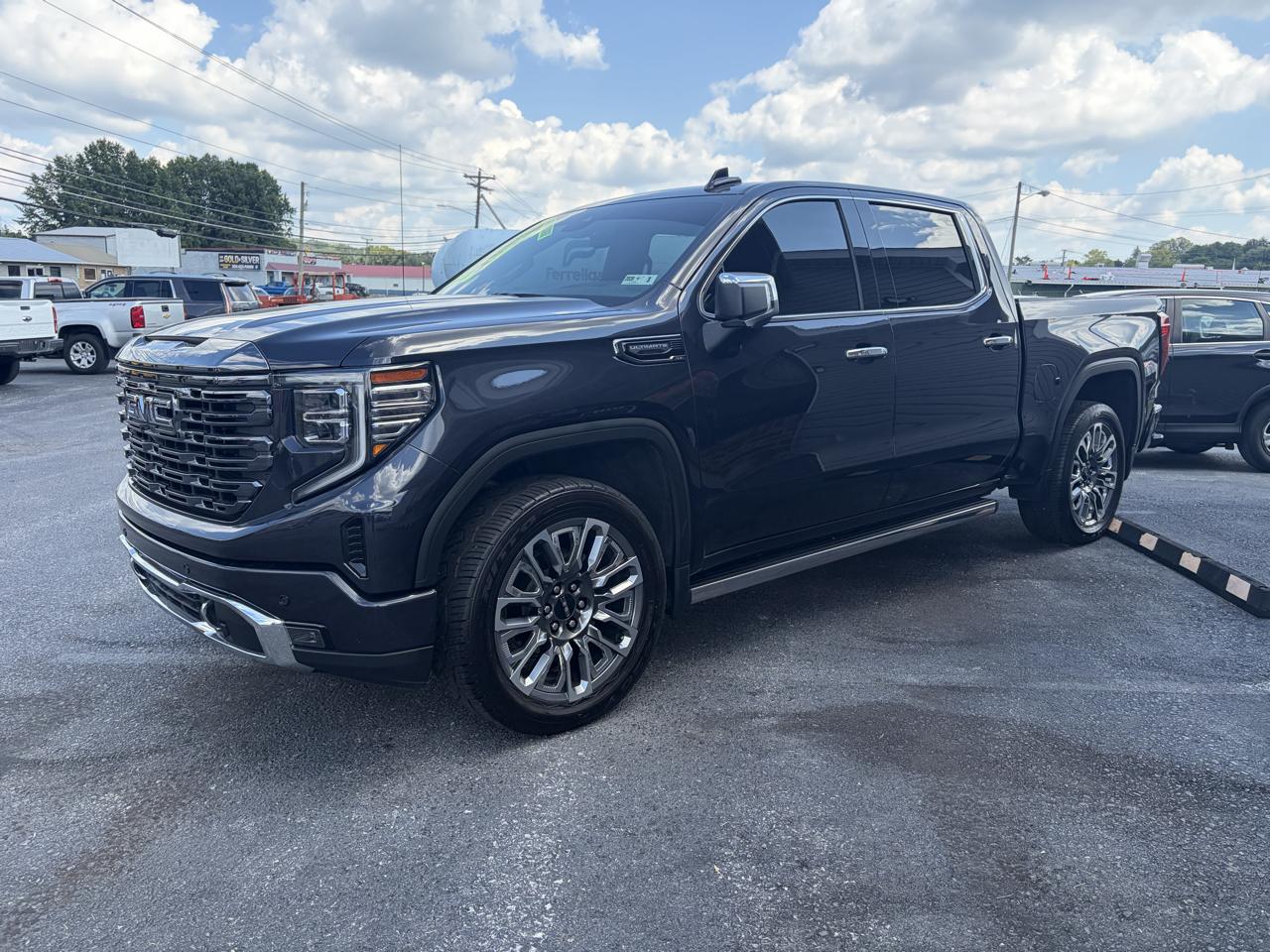 2023 GMC Sierra 1500 Denali Ultimate Crew Cab 4WD