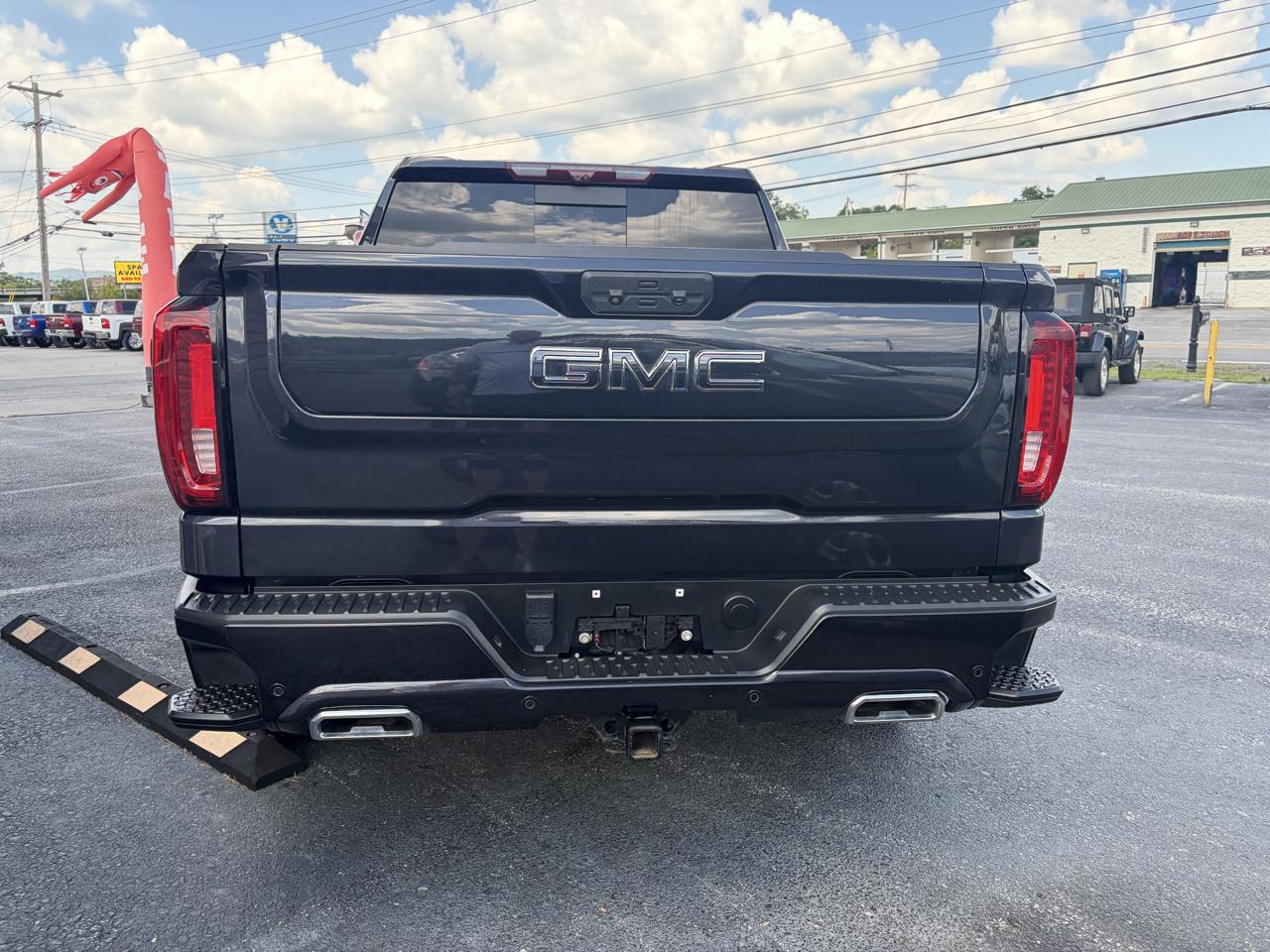 GMC Sierra 1500 Denali Ultimate Crew Cab 4WD 2023