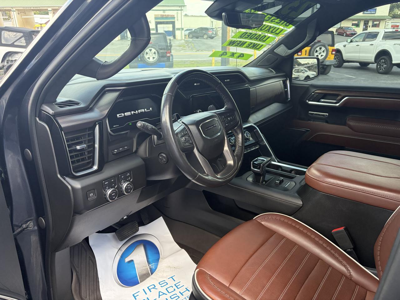 GMC Sierra 1500 Denali Ultimate Crew Cab 4WD 2023