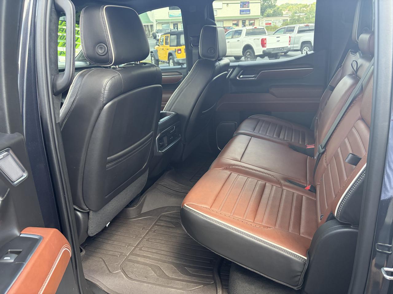 GMC Sierra 1500 Denali Ultimate Crew Cab 4WD 2023