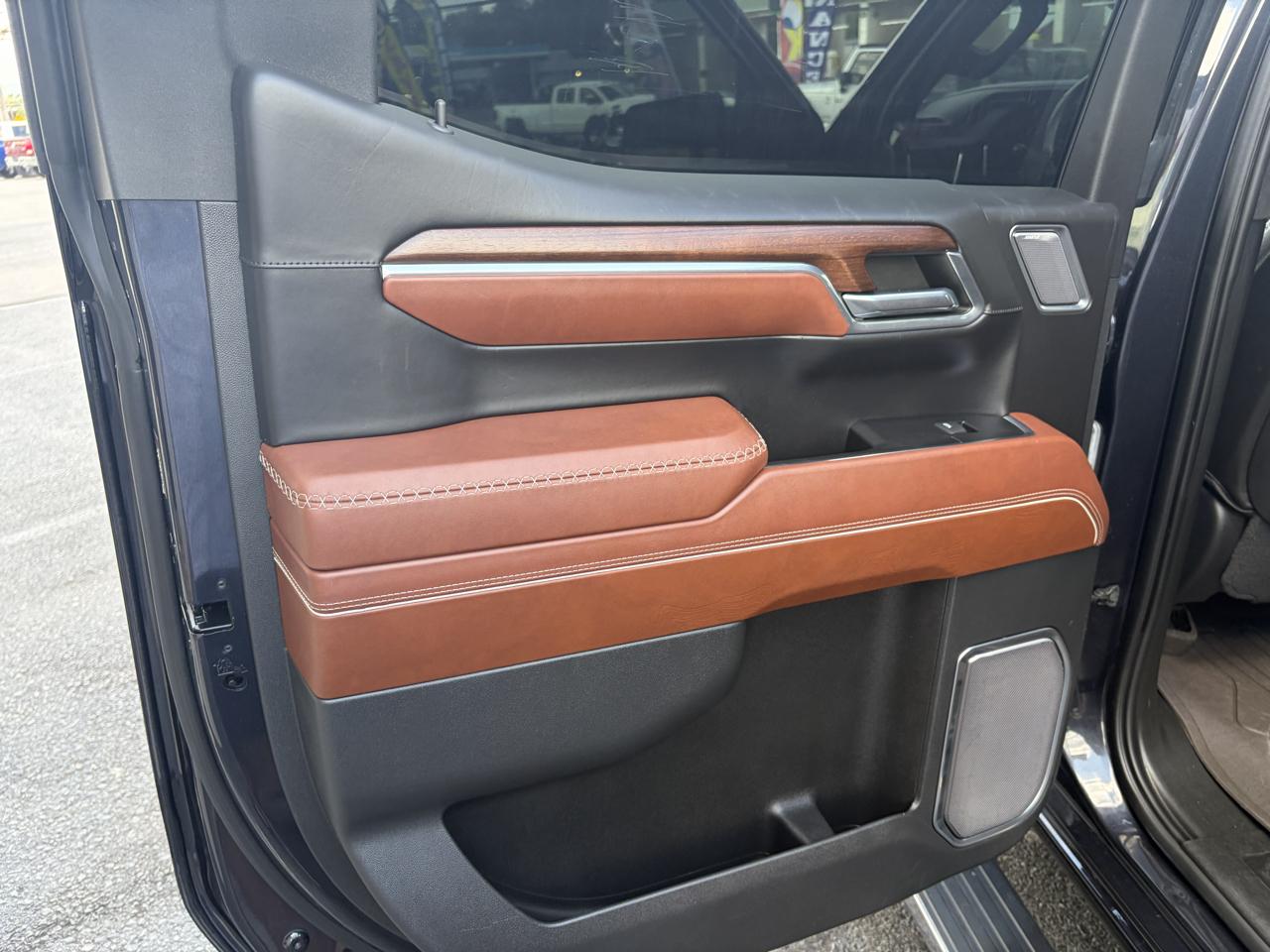 GMC Sierra 1500 Denali Ultimate Crew Cab 4WD 2023