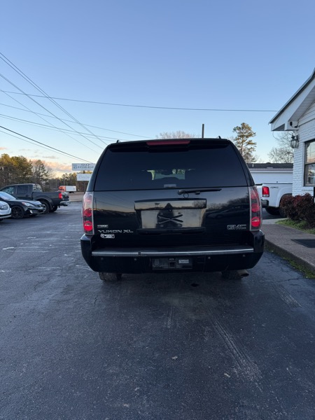 GMC Yukon Denali XL 4WD 2009