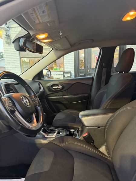 Jeep Cherokee Latitude 4WD 2015