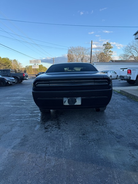 Dodge Challenger SE 2010