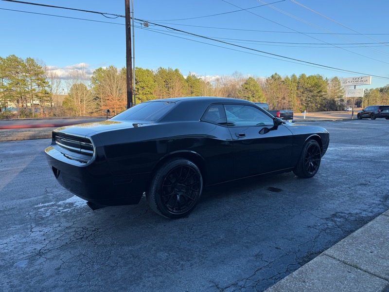 Dodge Challenger SE 2010