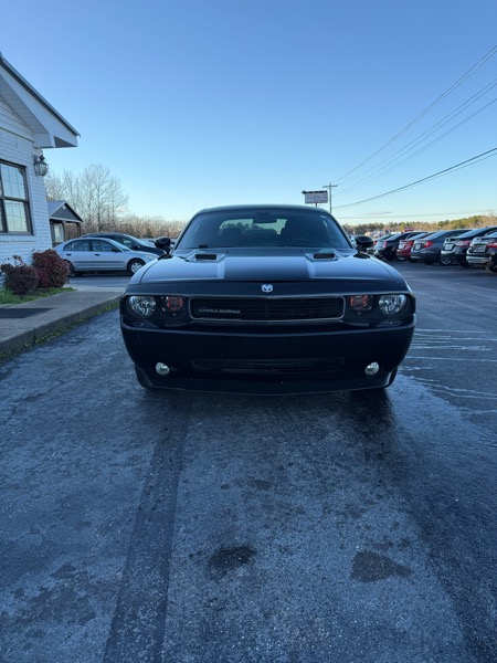 Dodge Challenger SE 2010