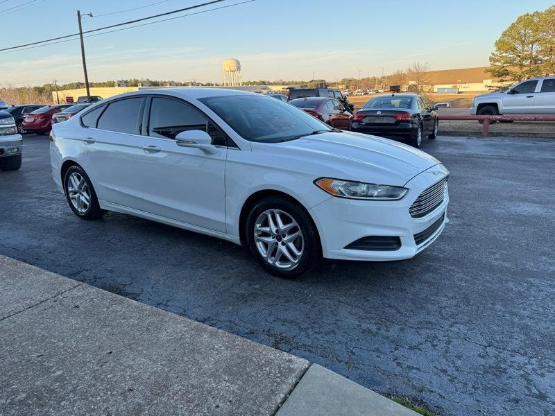 Ford Fusion SE 2013