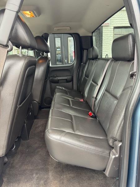 Chevrolet Silverado 1500 LT Ext. Cab Long Box 4WD 2011